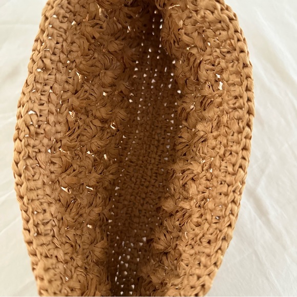 Hand crochet raffia baguette bag - Picture 3 of 9